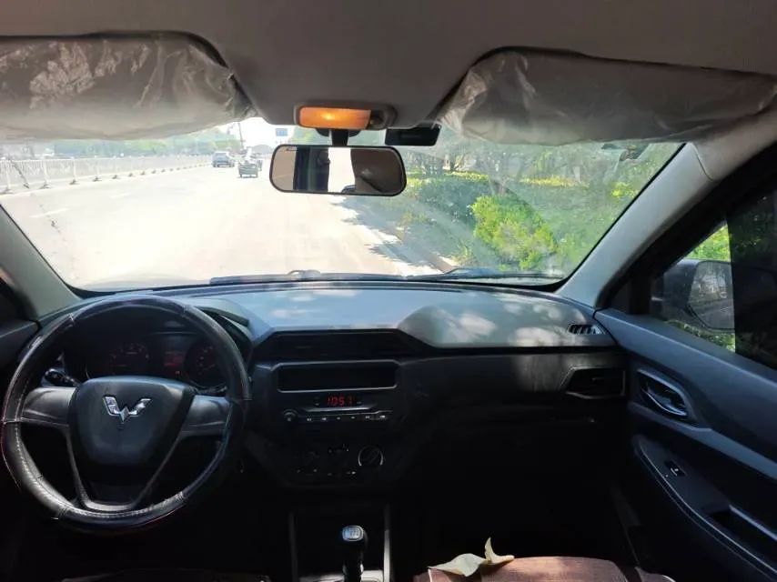 2019 WuLing HongGuang 1.5L 99HP L4 6MT,autocango,china used car exporter,china ev exporter,chinese used car exporter,chinese used ev exporter