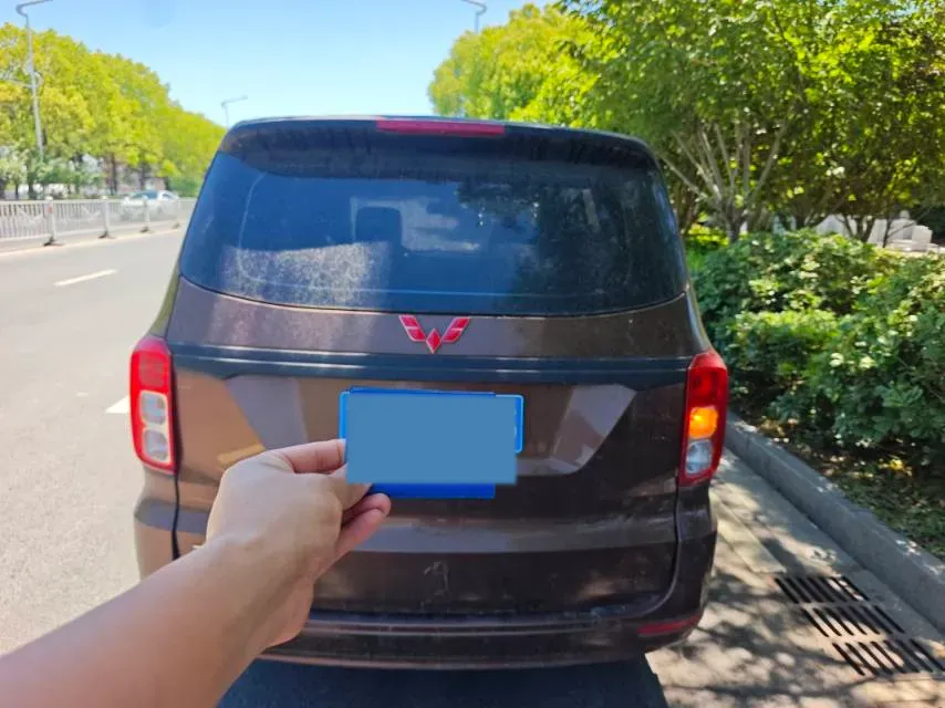 2019 WuLing HongGuang 1.5L 99HP L4 6MT,autocango,china used car exporter,china ev exporter,chinese used car exporter,chinese used ev exporter