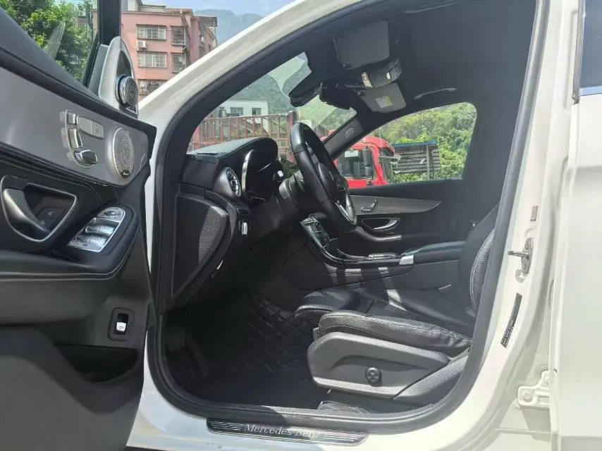 2020 Mercedes-Benz GLC Class 2.0T 197HP L4 9AT,autocango,china used car exporter,china ev exporter,chinese used car exporter,chinese used ev exporter