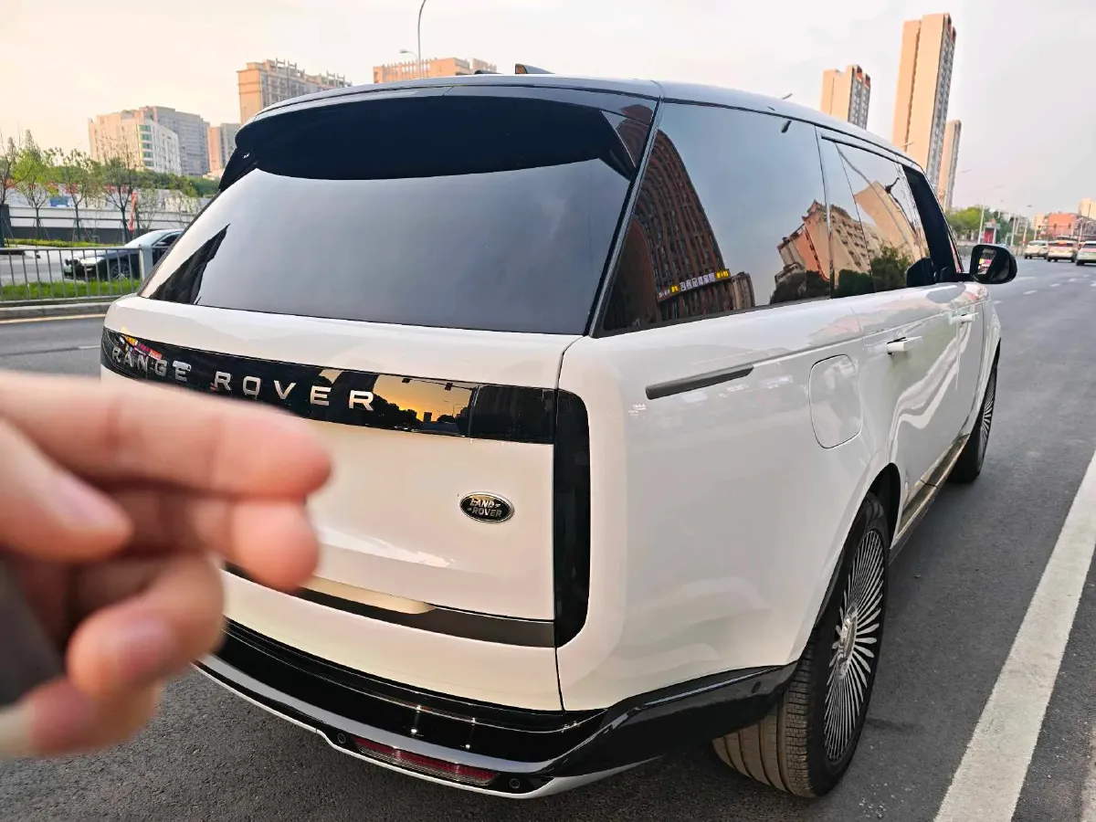 2024 Land Rover Range Rover 3.0T 400HP L6 8AT,autocango,china used car exporter,china ev exporter,chinese used car exporter,chinese used ev exporter
