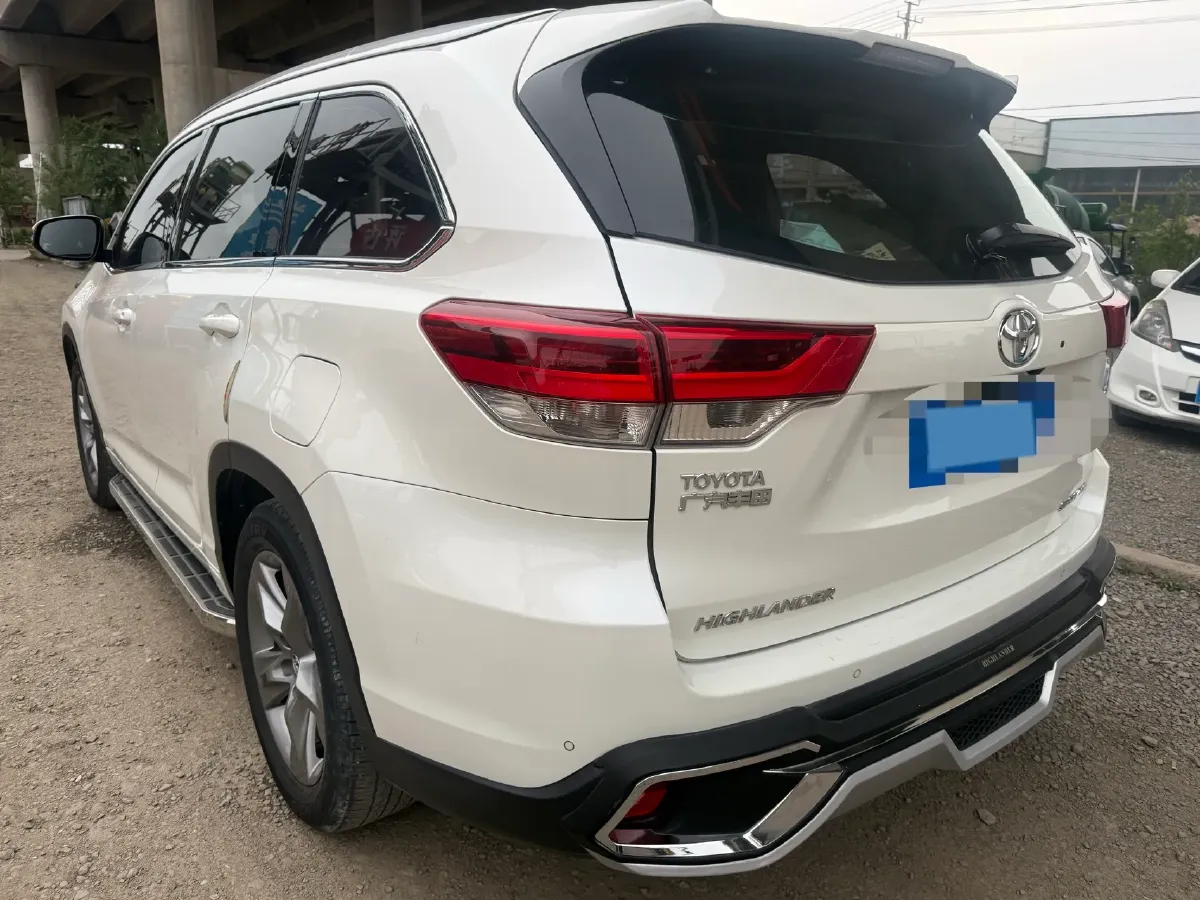 2018 Jeep Grand Commander 2.0T 265HP L4 9AT,autocango,china used car exporter,china ev exporter,chinese used car exporter,chinese used ev exporter