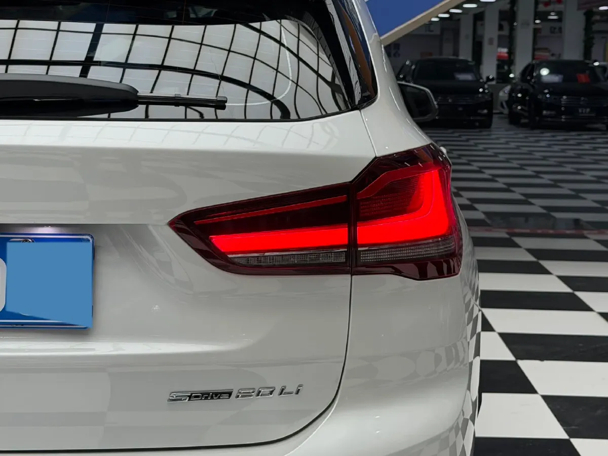 2022 BMW X1 1.5T 140HP L3 7DCT,autocango,china used car exporter,china ev exporter,chinese used car exporter,chinese used ev exporter