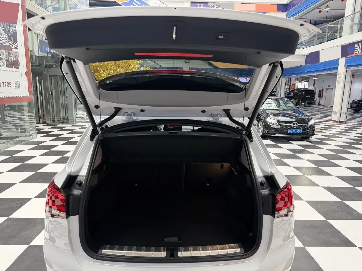 2022 BMW X1 1.5T 140HP L3 7DCT,autocango,china used car exporter,china ev exporter,chinese used car exporter,chinese used ev exporter