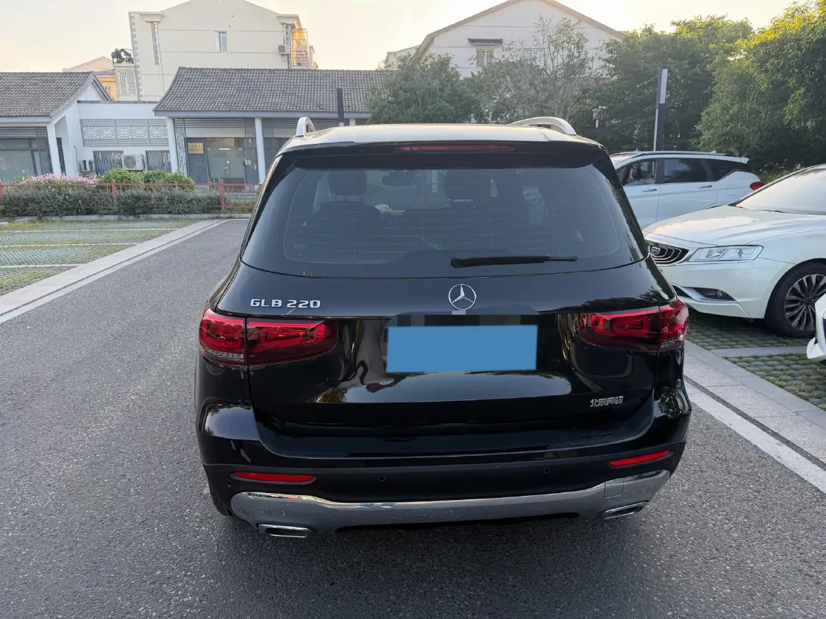 2023 Mercedes-Benz GLB Class 2.0T 190HP L4 8DCT,autocango,china used car exporter,china ev exporter,chinese used car exporter,chinese used ev exporter