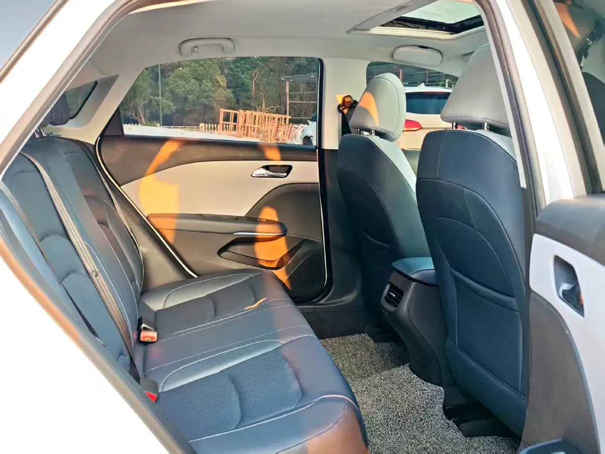 2024 Chevrolet Monza 1.5L 113HP L4 6DCT,autocango,china used car exporter,china ev exporter,chinese used car exporter,chinese used ev exporter