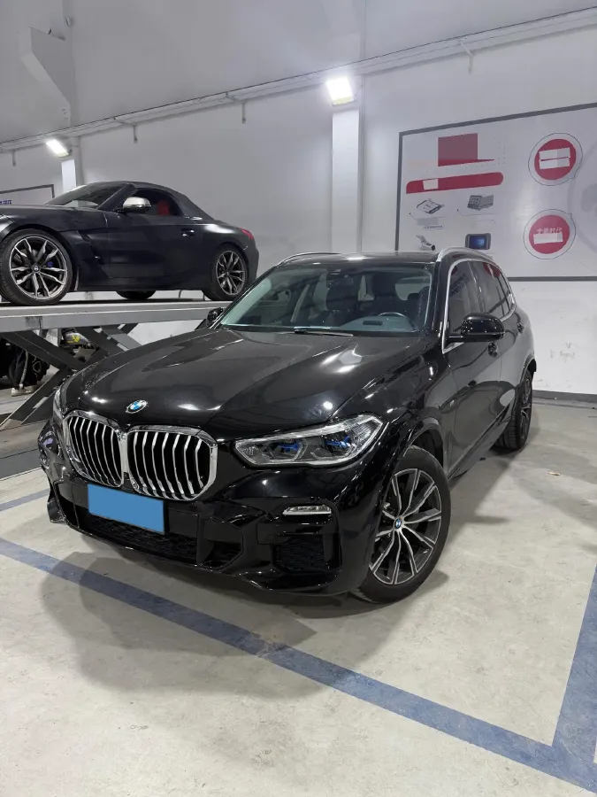 2020 BMW X5 3.0T 340HP L6 8AT,autocango,china used car exporter,china ev exporter,chinese used car exporter,chinese used ev exporter