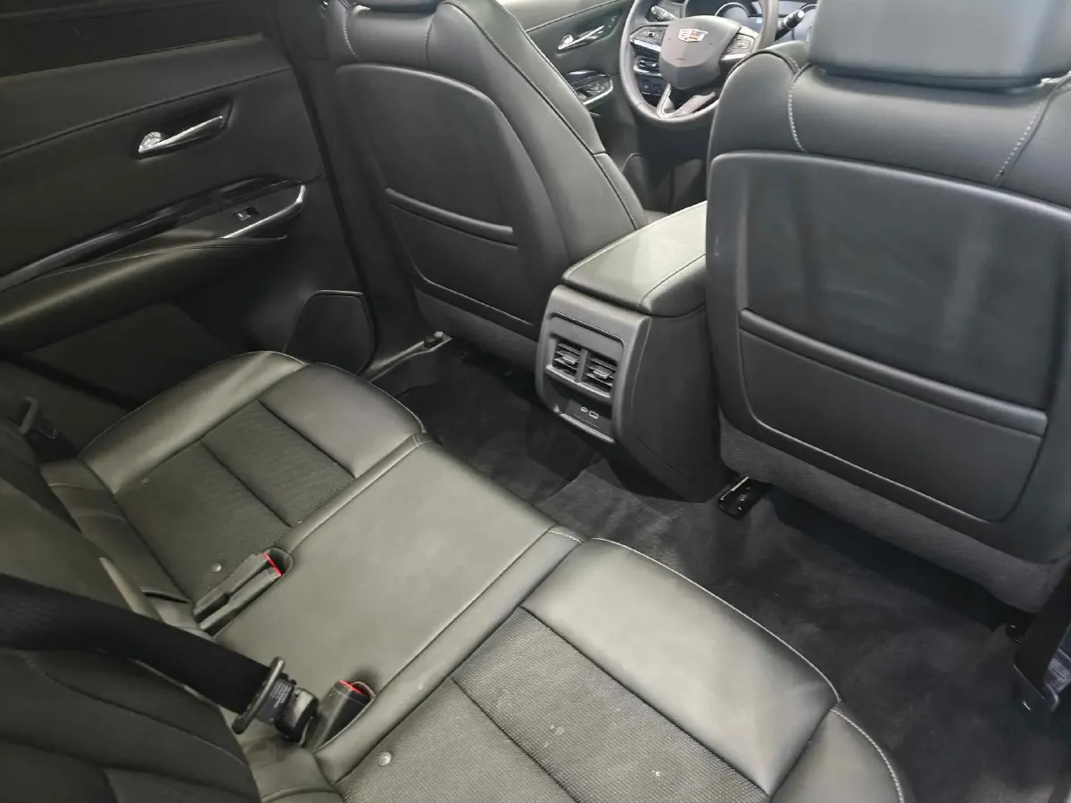 2020 Cadillac XT4 2.0T 237HP L4 9AT,autocango,china used car exporter,china ev exporter,chinese used car exporter,chinese used ev exporter