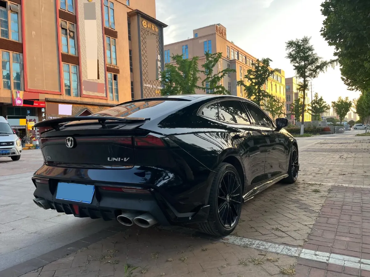 2023 ChangAn UNI-V 1.5T 188HP L4 7DCT,autocango,china used car exporter,china ev exporter,chinese used car exporter,chinese used ev exporter
