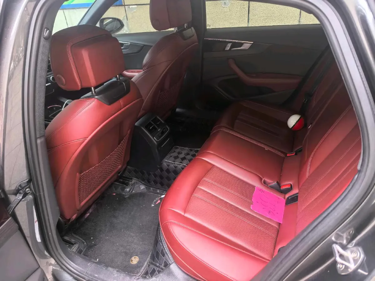 2024 Audi A4L 2.0T 190HP L4 7DCT,autocango,china used car exporter,china ev exporter,chinese used car exporter,chinese used ev exporter