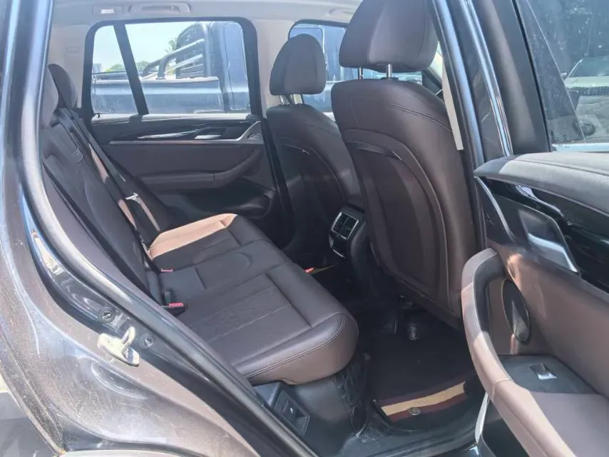 2022 BMW X3 2.0T 184HP L4 8AT,autocango,china used car exporter,china ev exporter,chinese used car exporter,chinese used ev exporter
