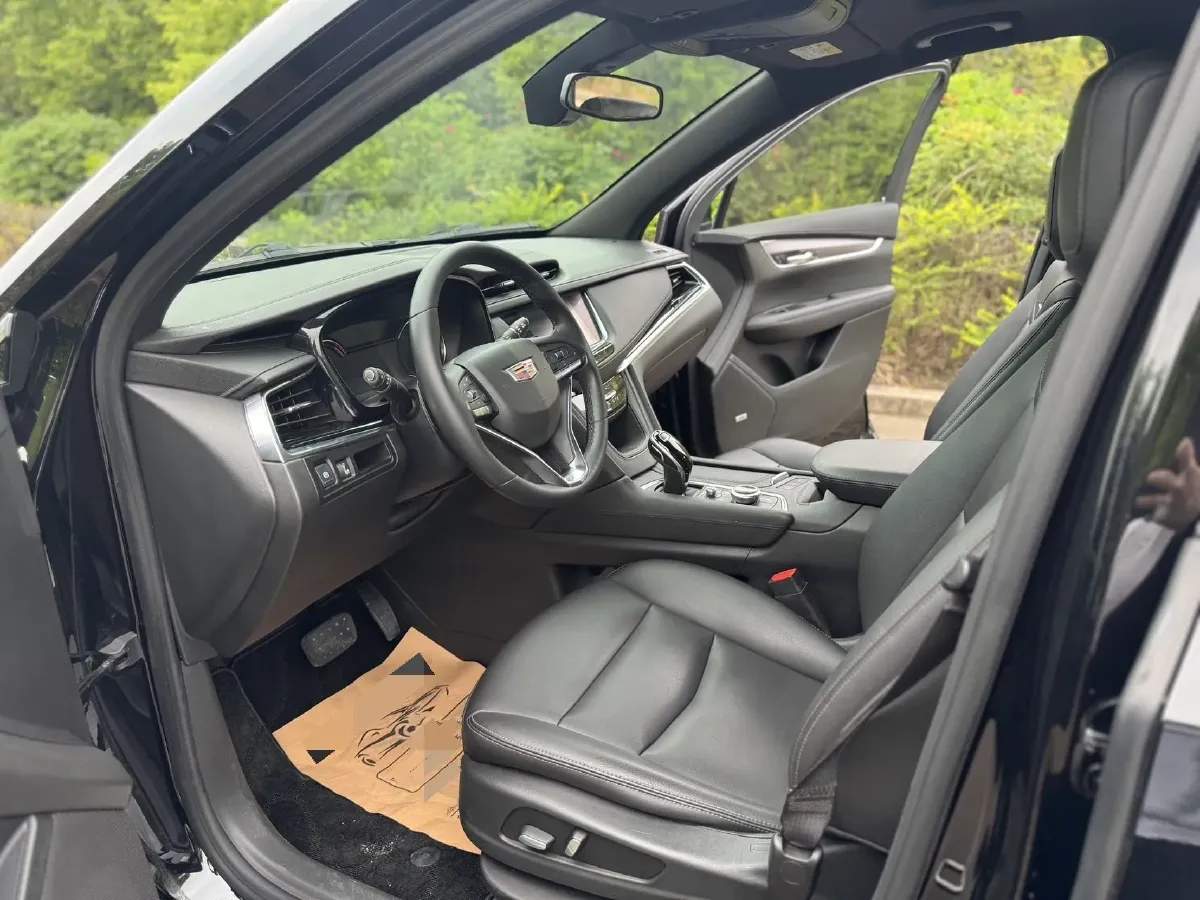 2021 Cadillac XT6 2.0T 237HP L4 9AT,autocango,china used car exporter,china ev exporter,chinese used car exporter,chinese used ev exporter
