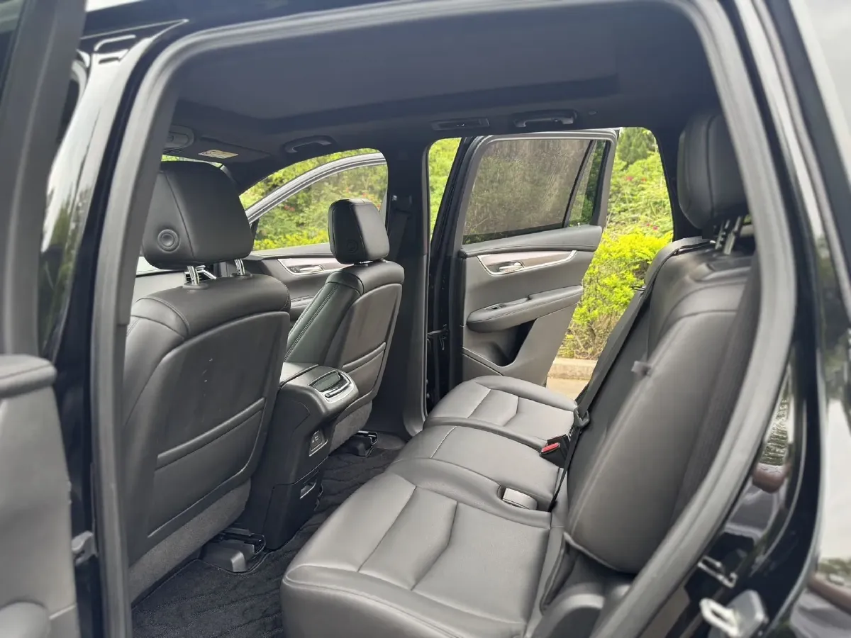 2021 Cadillac XT6 2.0T 237HP L4 9AT,autocango,china used car exporter,china ev exporter,chinese used car exporter,chinese used ev exporter