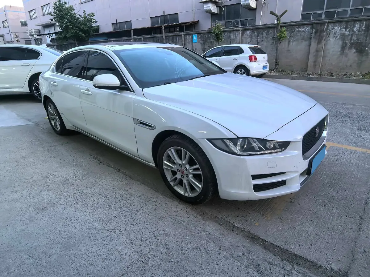 2019 Jeep Cherokee 2.0T 265HP L4 9AT,autocango,china used car exporter,china ev exporter,chinese used car exporter,chinese used ev exporter