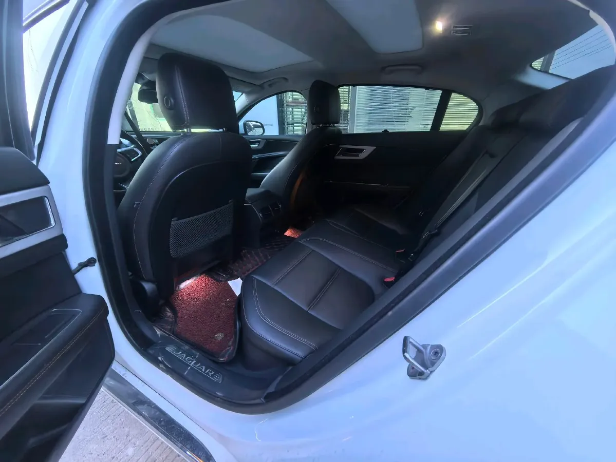 2019 Jeep Cherokee 2.0T 265HP L4 9AT,autocango,china used car exporter,china ev exporter,chinese used car exporter,chinese used ev exporter