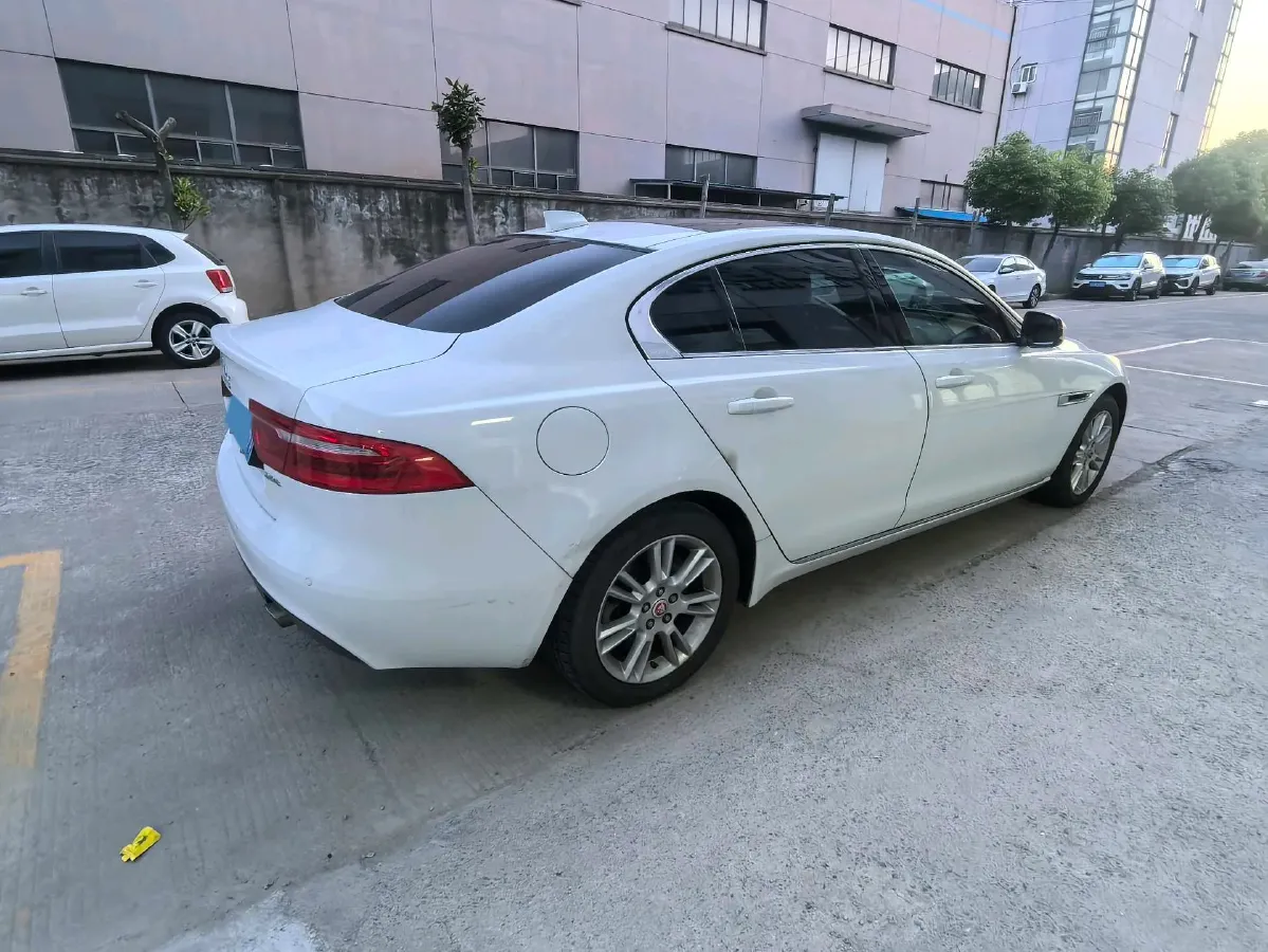 2019 Jeep Cherokee 2.0T 265HP L4 9AT,autocango,china used car exporter,china ev exporter,chinese used car exporter,chinese used ev exporter