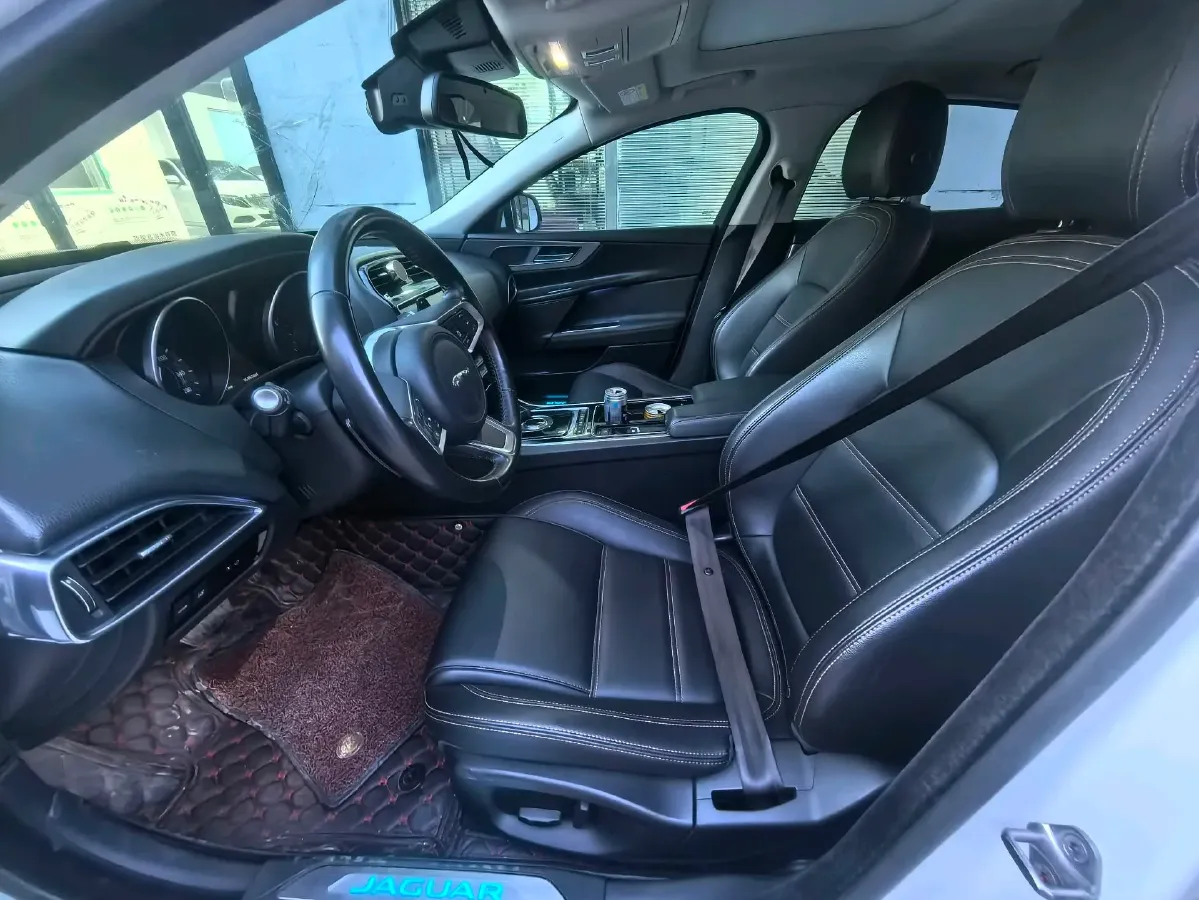 2019 Jeep Cherokee 2.0T 265HP L4 9AT,autocango,china used car exporter,china ev exporter,chinese used car exporter,chinese used ev exporter