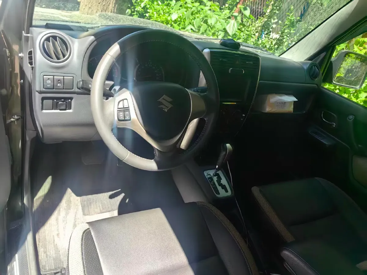 2015 Suzuki Jimny 1.3L 85HP L4 4AT,autocango,china used car exporter,china ev exporter,chinese used car exporter,chinese used ev exporter