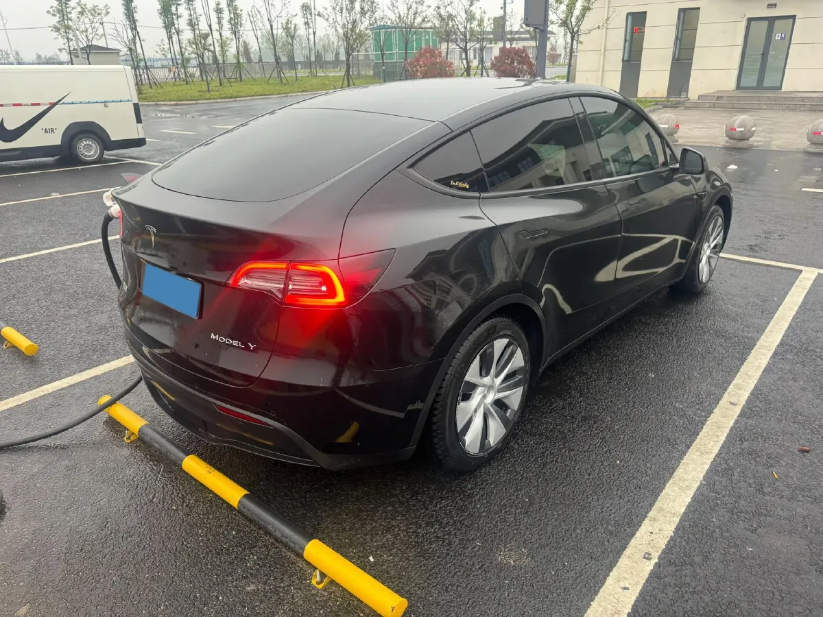 2021 Tesla Model Y BEV 60KWH,autocango,china used car exporter,china ev exporter,chinese used car exporter,chinese used ev exporter