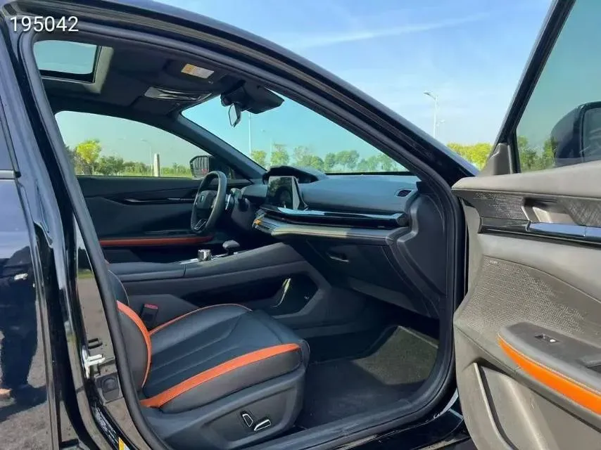2023 ChangAn UNI-V 1.5T 188HP L4 7DCT,autocango,china used car exporter,china ev exporter,chinese used car exporter,chinese used ev exporter