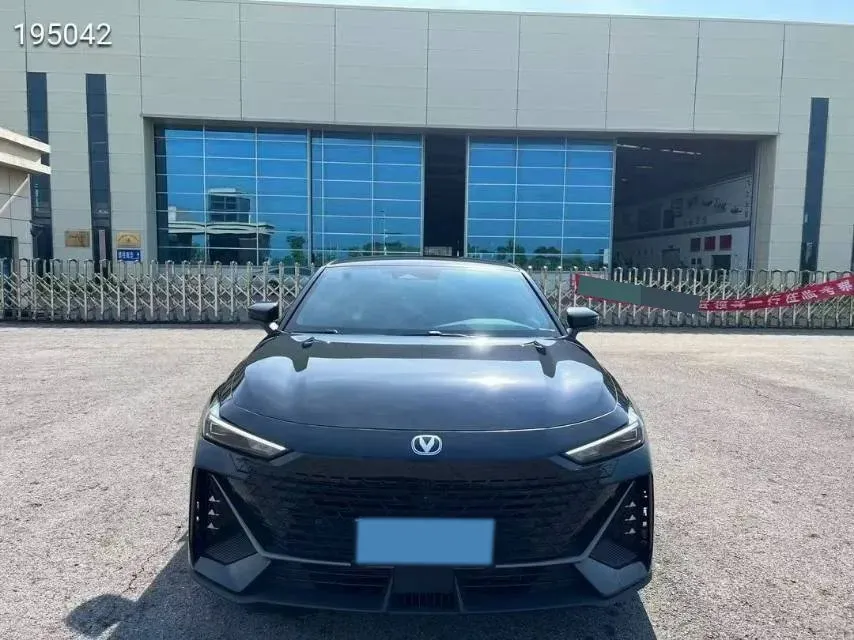 2023 ChangAn UNI-V 1.5T 188HP L4 7DCT,autocango,china used car exporter,china ev exporter,chinese used car exporter,chinese used ev exporter
