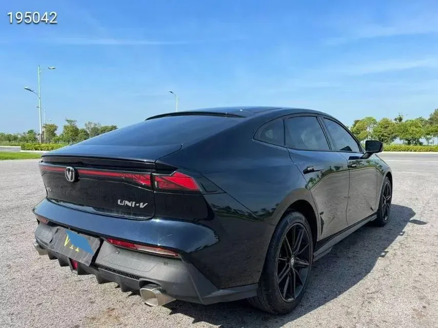 2023 ChangAn UNI-V 1.5T 188HP L4 7DCT,autocango,china used car exporter,china ev exporter,chinese used car exporter,chinese used ev exporter