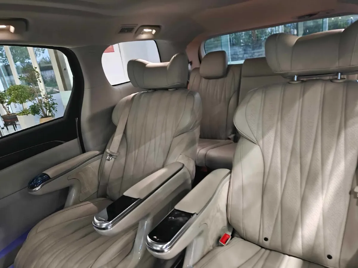 2023 Buick GL8 2.0T 237HP L4 9AT,autocango,china used car exporter,china ev exporter,chinese used car exporter,chinese used ev exporter
