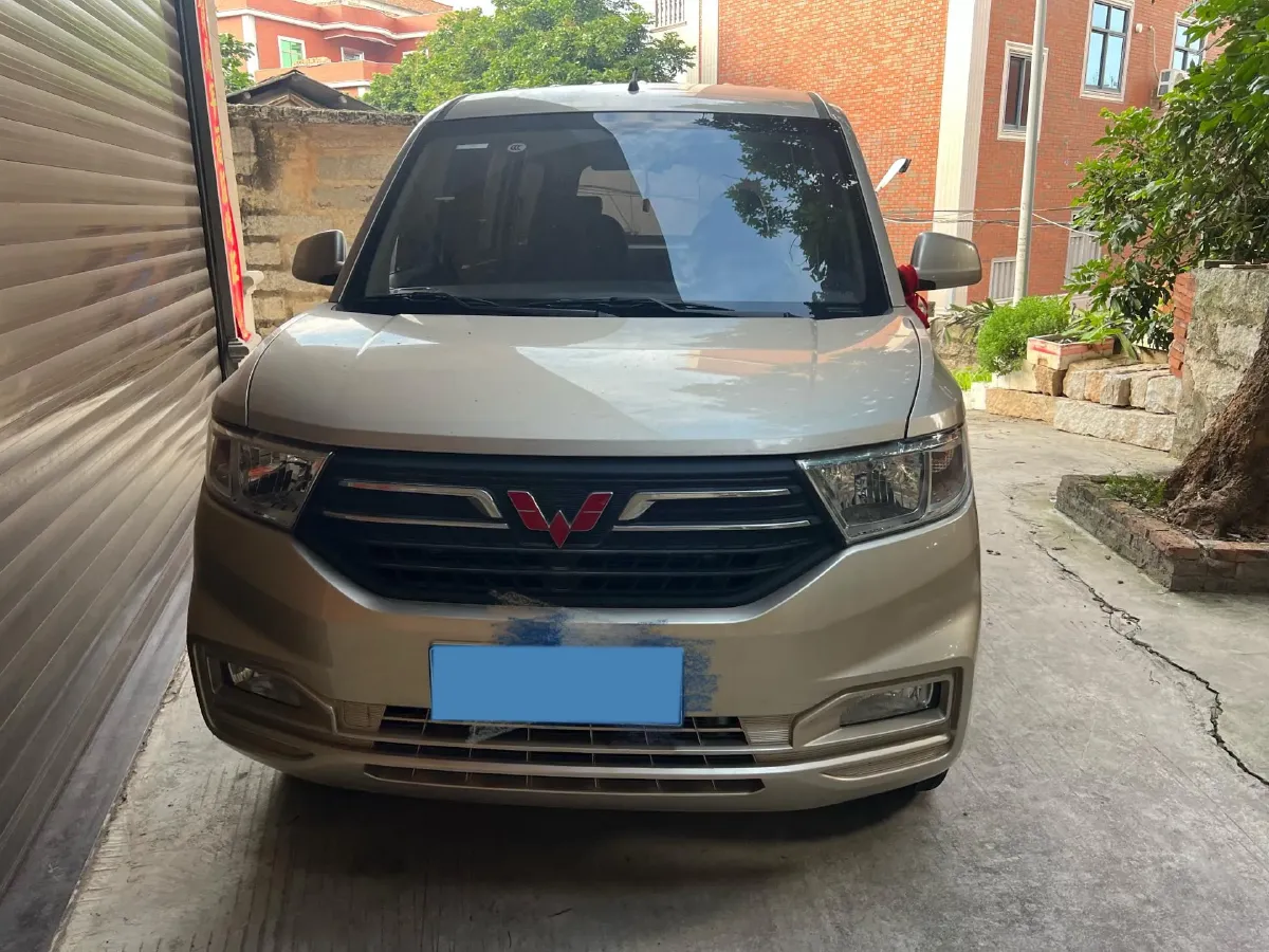 2021 WuLing HongGuang V 1.5L 99HP L4 6MT,autocango,china used car exporter,china ev exporter,chinese used car exporter,chinese used ev exporter