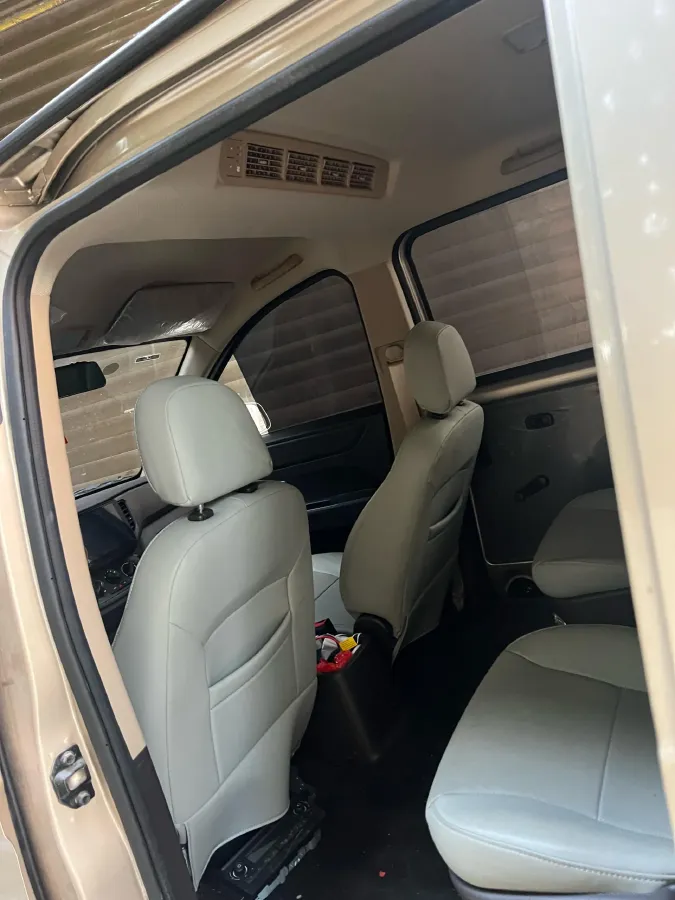 2021 WuLing HongGuang V 1.5L 99HP L4 6MT,autocango,china used car exporter,china ev exporter,chinese used car exporter,chinese used ev exporter