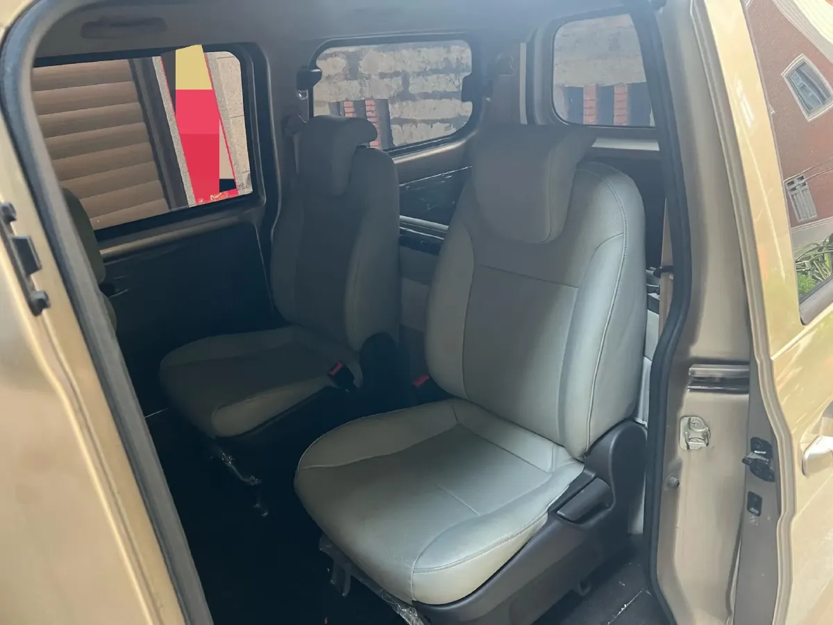 2021 WuLing HongGuang V 1.5L 99HP L4 6MT,autocango,china used car exporter,china ev exporter,chinese used car exporter,chinese used ev exporter