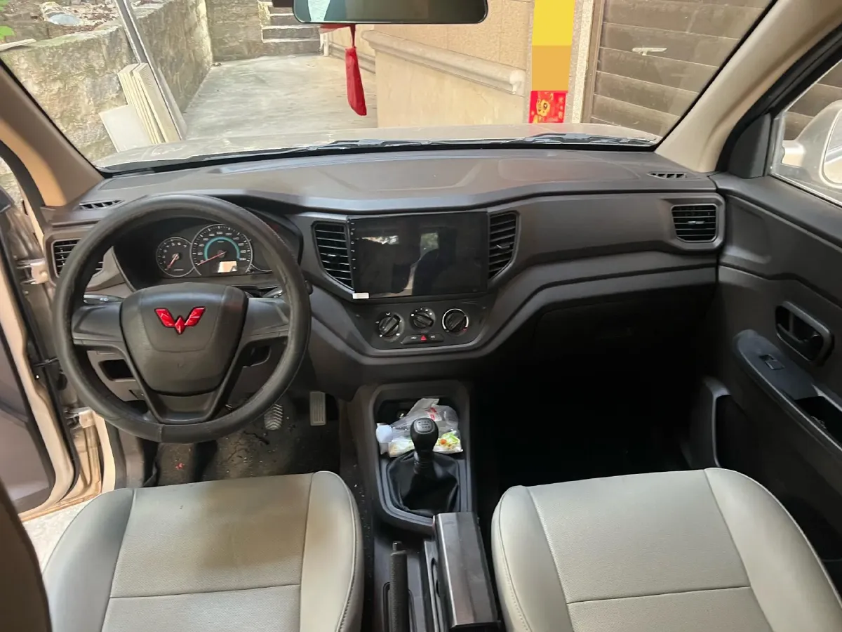 2021 WuLing HongGuang V 1.5L 99HP L4 6MT,autocango,china used car exporter,china ev exporter,chinese used car exporter,chinese used ev exporter