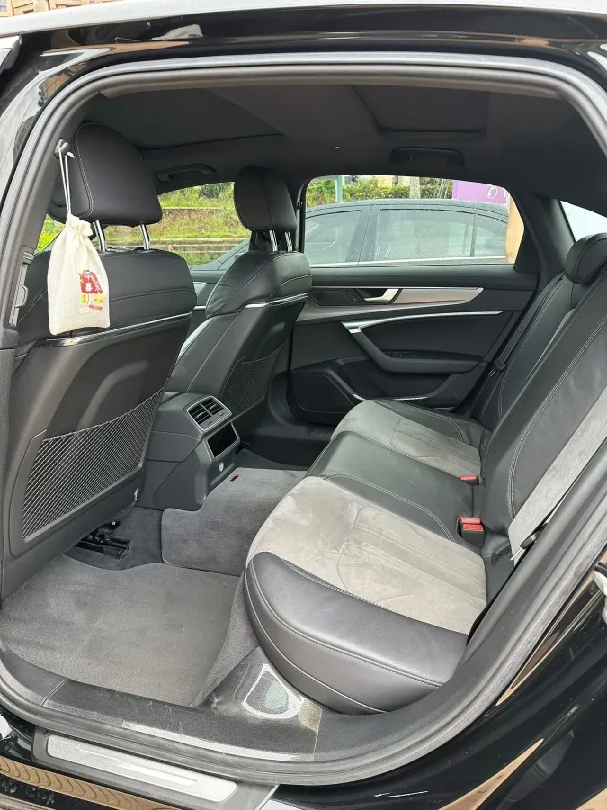 2021 Audi A6L 2.0T 224HP L4 7DCT,autocango,china used car exporter,china ev exporter,chinese used car exporter,chinese used ev exporter