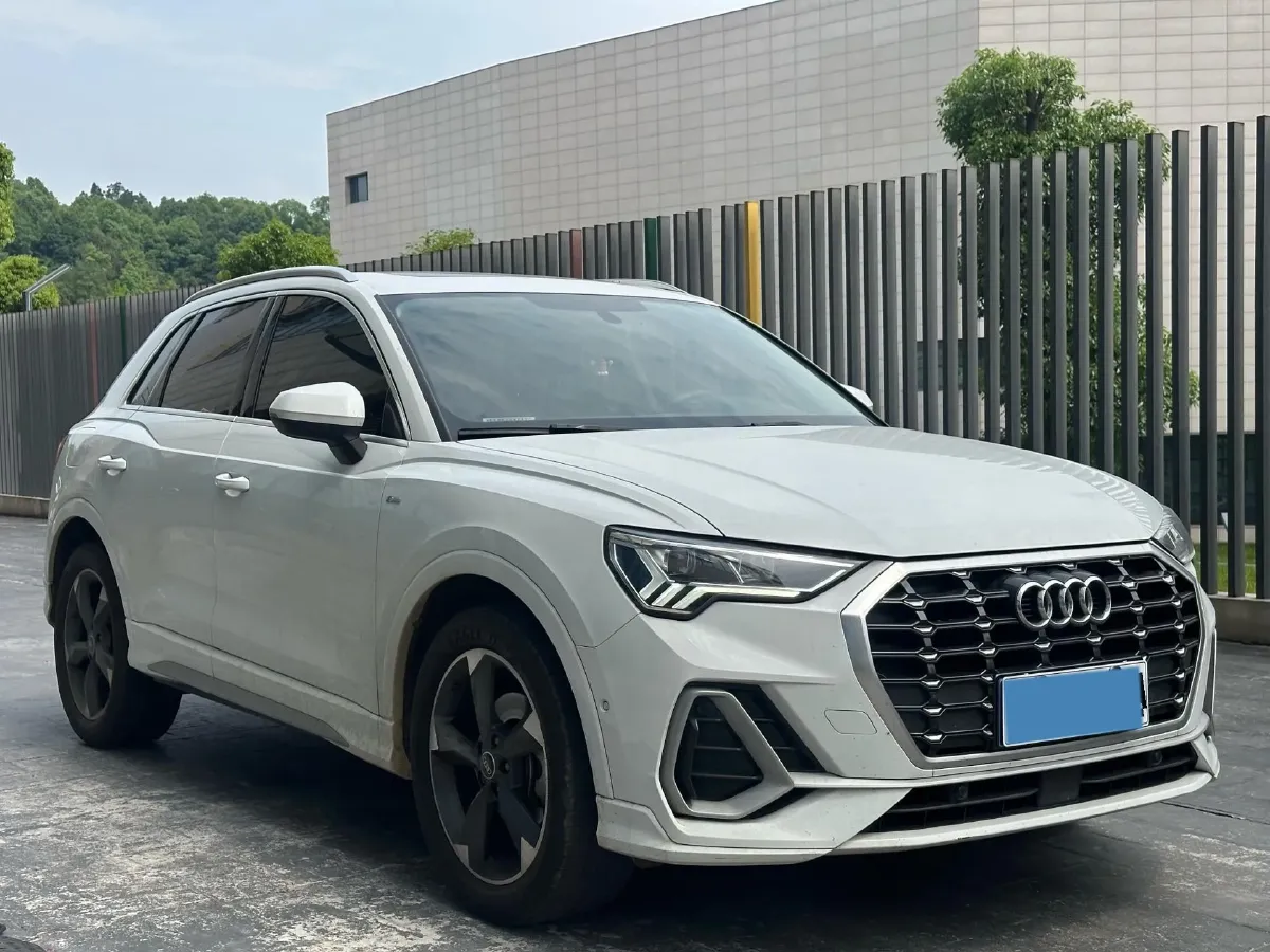2022 Audi Q3 1.4T 150HP L4 7DCT,autocango,china used car exporter,china ev exporter,chinese used car exporter,chinese used ev exporter