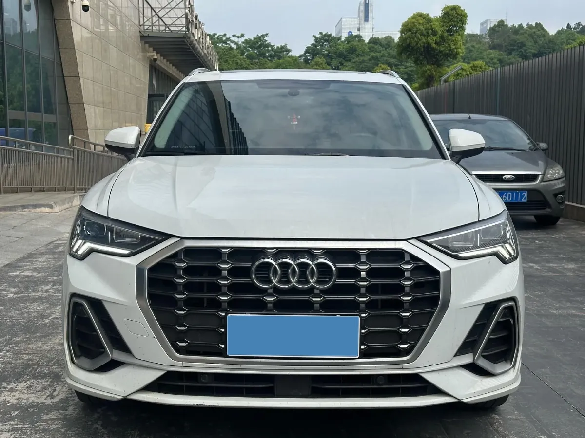 2022 Audi Q3 1.4T 150HP L4 7DCT,autocango,china used car exporter,china ev exporter,chinese used car exporter,chinese used ev exporter