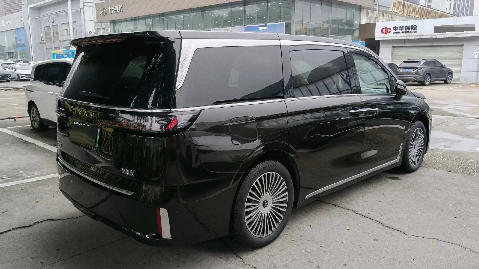 2025 Voyah Dream 1.5T 150HP L4 PHEV 41.7KWH,autocango,china used car exporter,china ev exporter,chinese used car exporter,chinese used ev exporter