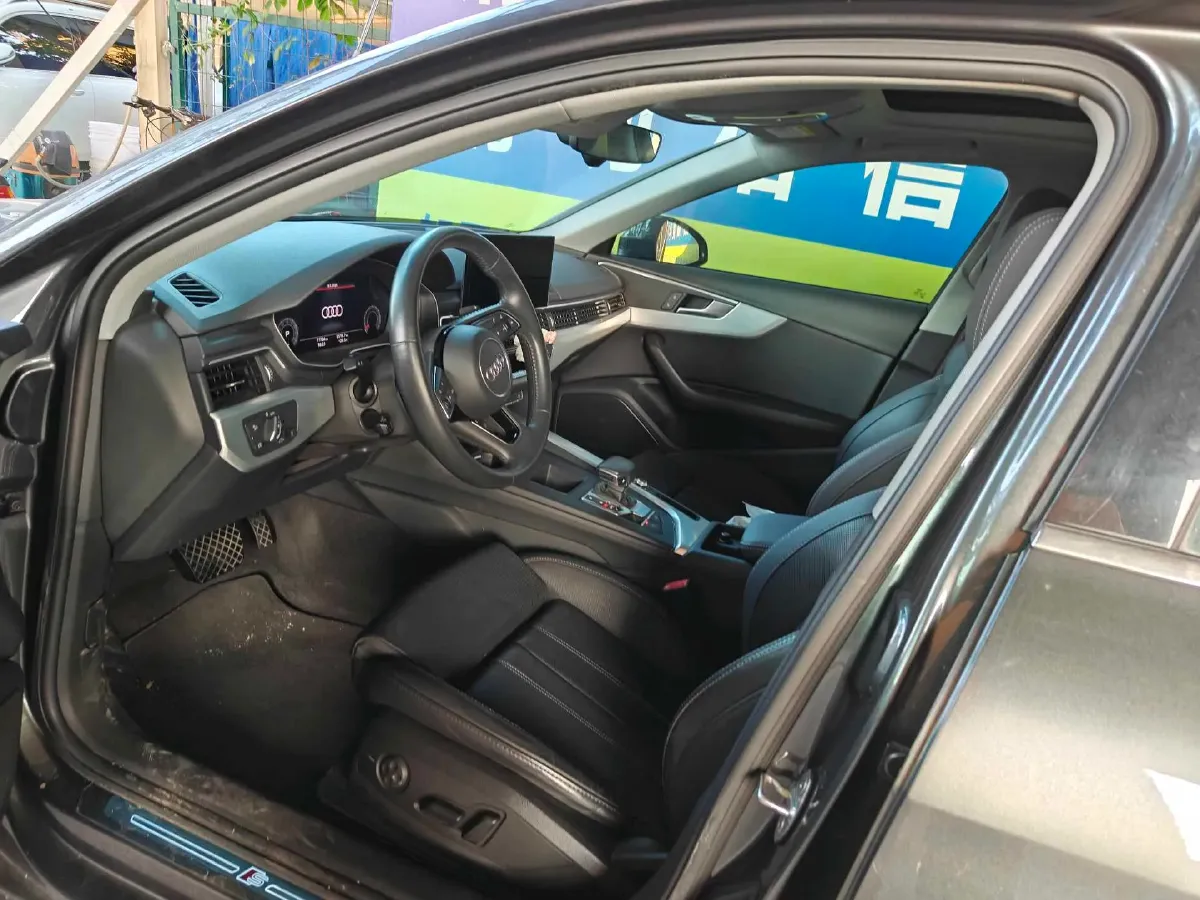 2020 Audi A4L 2.0T 190HP L4 7DCT,autocango,china used car exporter,china ev exporter,chinese used car exporter,chinese used ev exporter