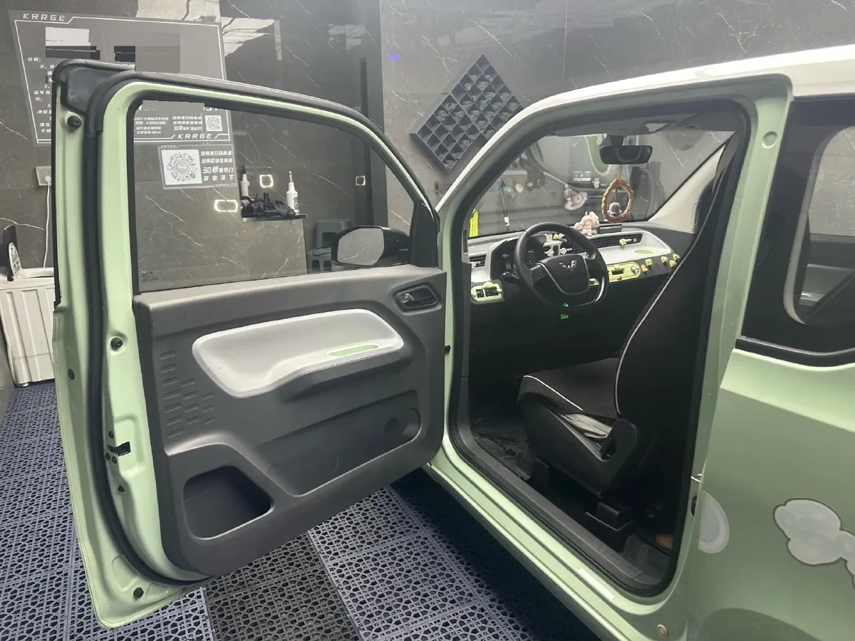 2021 WuLing HongGuang MINI EV BEV 13.9KWH,autocango,china used car exporter,china ev exporter,chinese used car exporter,chinese used ev exporter