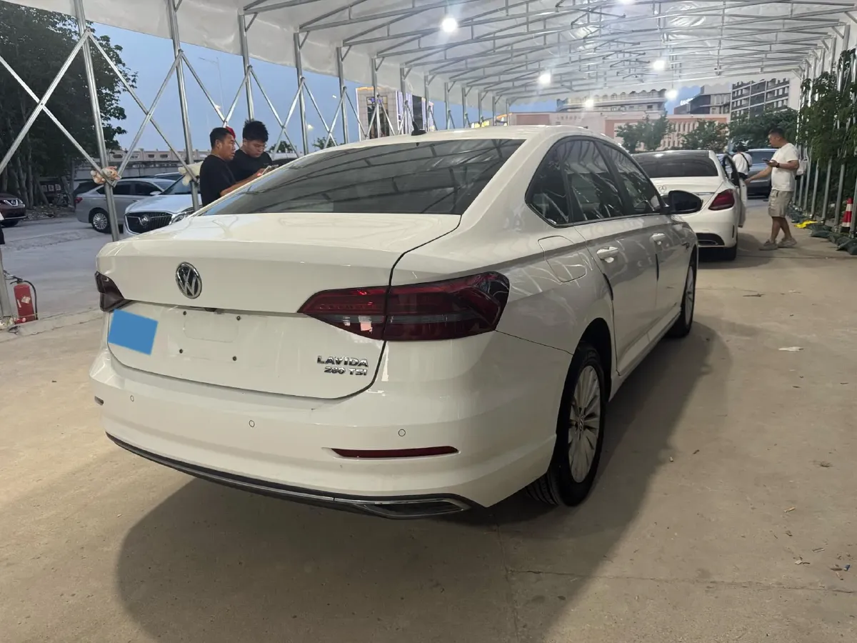 2018 Skoda Karoq 1.4T 150HP L4 7DCT,autocango,china used car exporter,china ev exporter,chinese used car exporter,chinese used ev exporter