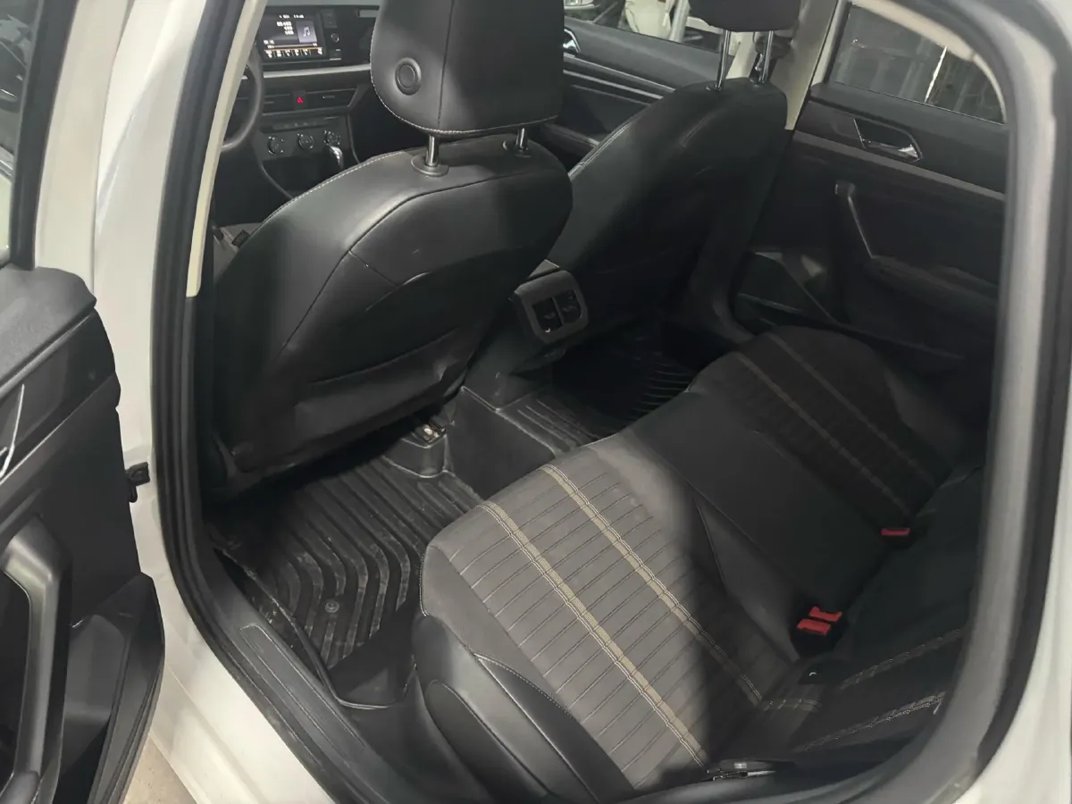 2018 Skoda Karoq 1.4T 150HP L4 7DCT,autocango,china used car exporter,china ev exporter,chinese used car exporter,chinese used ev exporter