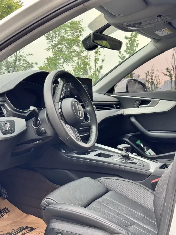 2020 Audi A4L 2.0T 190HP L4 7DCT,autocango,china used car exporter,china ev exporter,chinese used car exporter,chinese used ev exporter