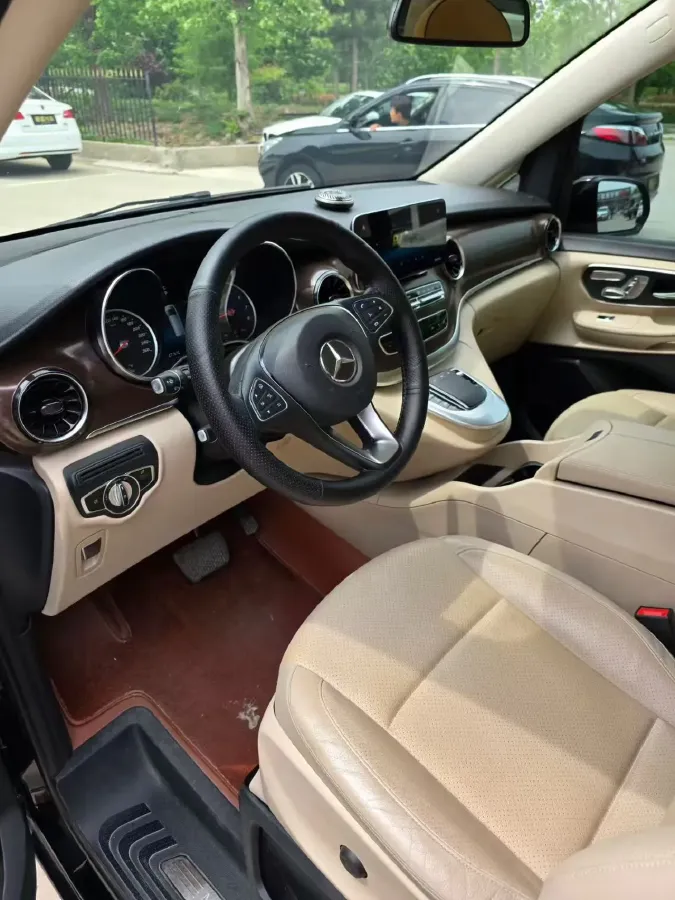 2020 Mercedes-Benz V Class 2.0T 211HP L4 9AT,autocango,china used car exporter,china ev exporter,chinese used car exporter,chinese used ev exporter
