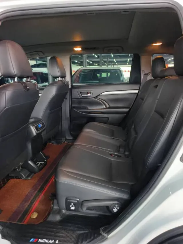 2021 Toyota Highlander 2.0T 220HP L4 6AT,autocango,china used car exporter,china ev exporter,chinese used car exporter,chinese used ev exporter