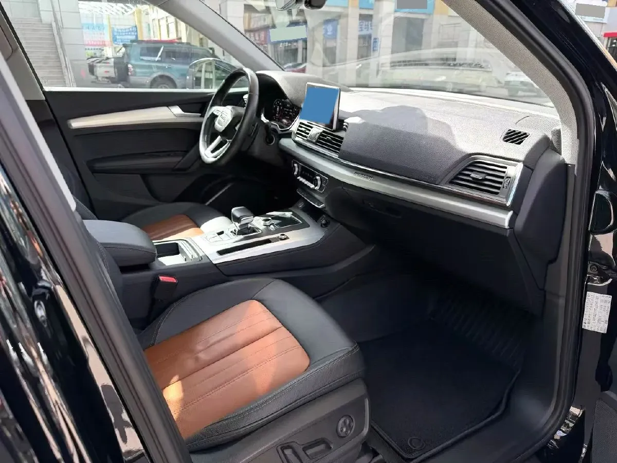 2020 Audi Q5L 2.0T 252HP L4 7DCT,autocango,china used car exporter,china ev exporter,chinese used car exporter,chinese used ev exporter