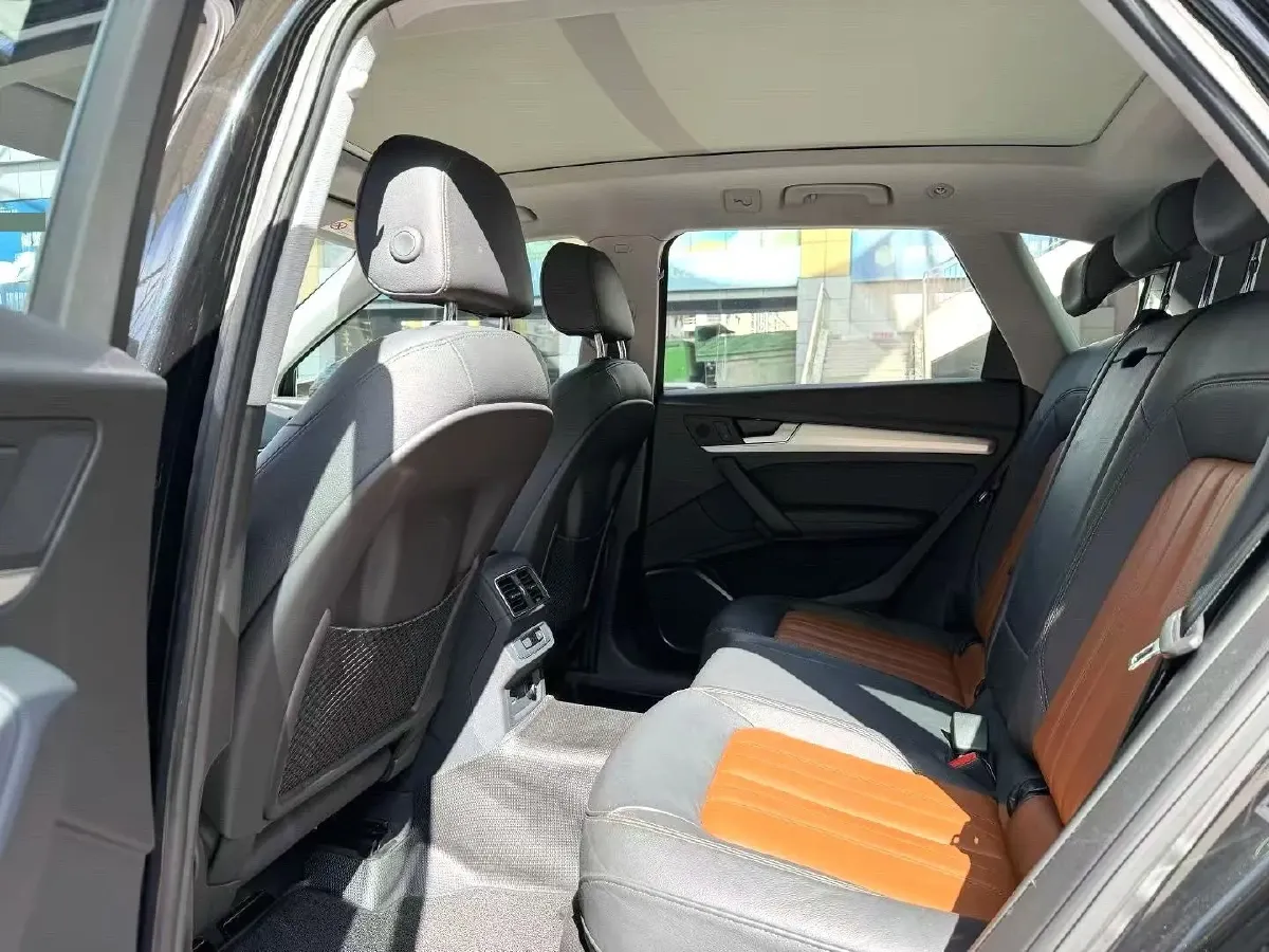 2020 Audi Q5L 2.0T 252HP L4 7DCT,autocango,china used car exporter,china ev exporter,chinese used car exporter,chinese used ev exporter