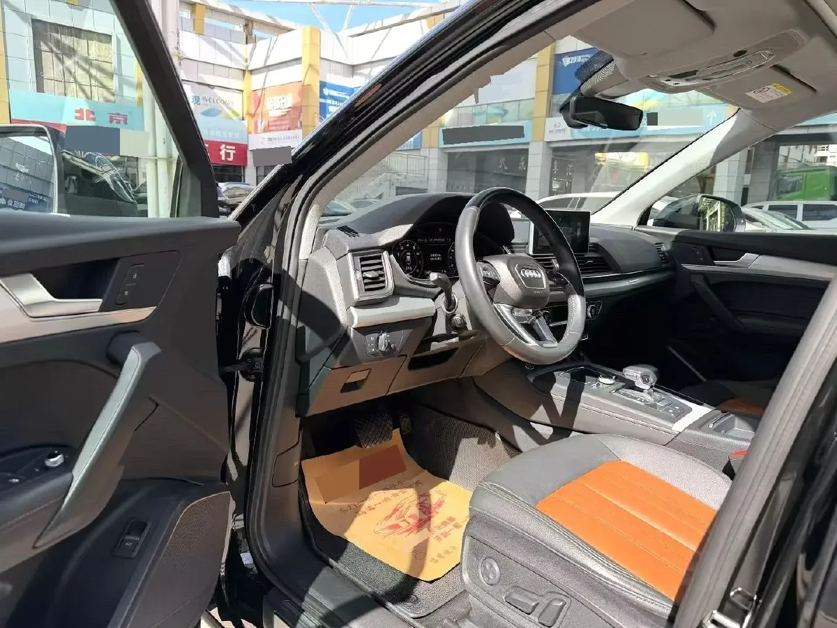 2020 Audi Q5L 2.0T 252HP L4 7DCT,autocango,china used car exporter,china ev exporter,chinese used car exporter,chinese used ev exporter
