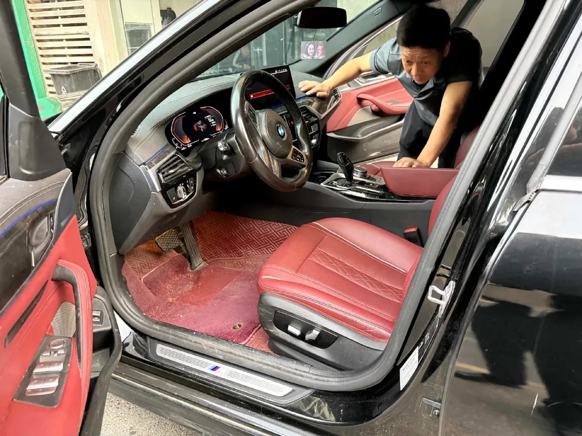 2022 BMW 5 Series 2.0T 184HP L4 8AT,autocango,china used car exporter,china ev exporter,chinese used car exporter,chinese used ev exporter