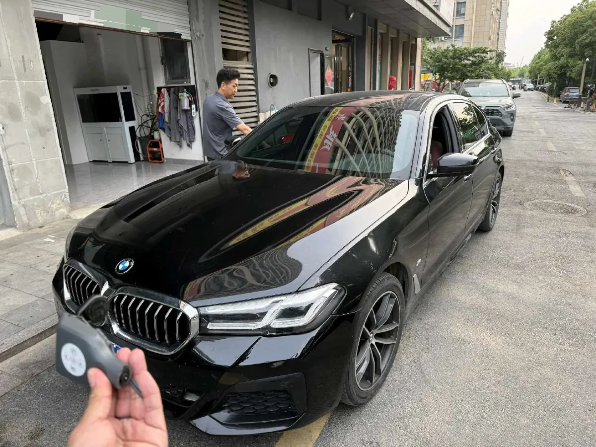 2022 BMW 5 Series 2.0T 184HP L4 8AT,autocango,china used car exporter,china ev exporter,chinese used car exporter,chinese used ev exporter