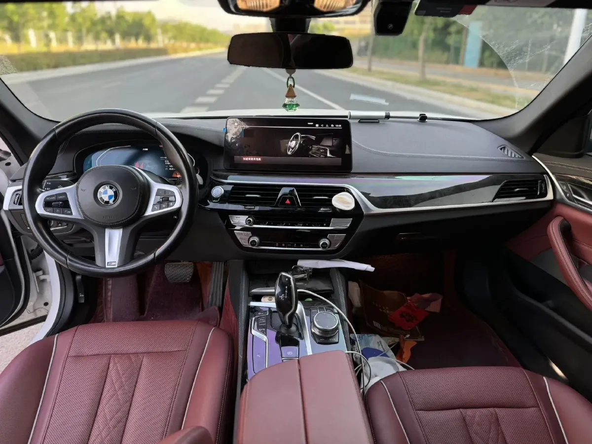 2022 BMW 5 Series 2.0T 184HP L4 8AT,autocango,china used car exporter,china ev exporter,chinese used car exporter,chinese used ev exporter