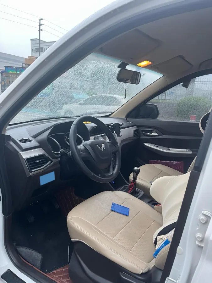 2019 WuLing HongGuang 1.5L 99HP L4 6MT,autocango,china used car exporter,china ev exporter,chinese used car exporter,chinese used ev exporter