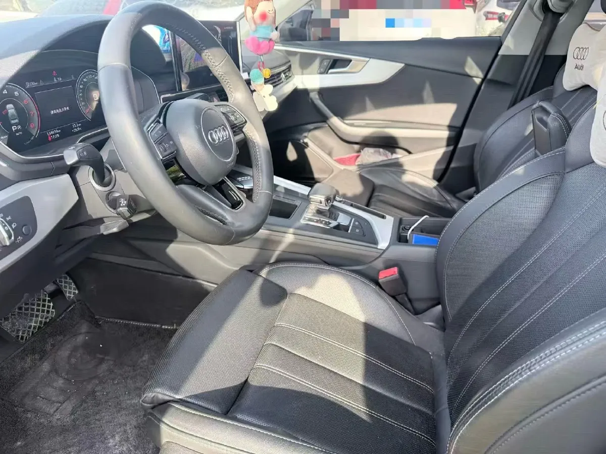 2020 Audi A4L 2.0T 190HP L4 7DCT,autocango,china used car exporter,china ev exporter,chinese used car exporter,chinese used ev exporter