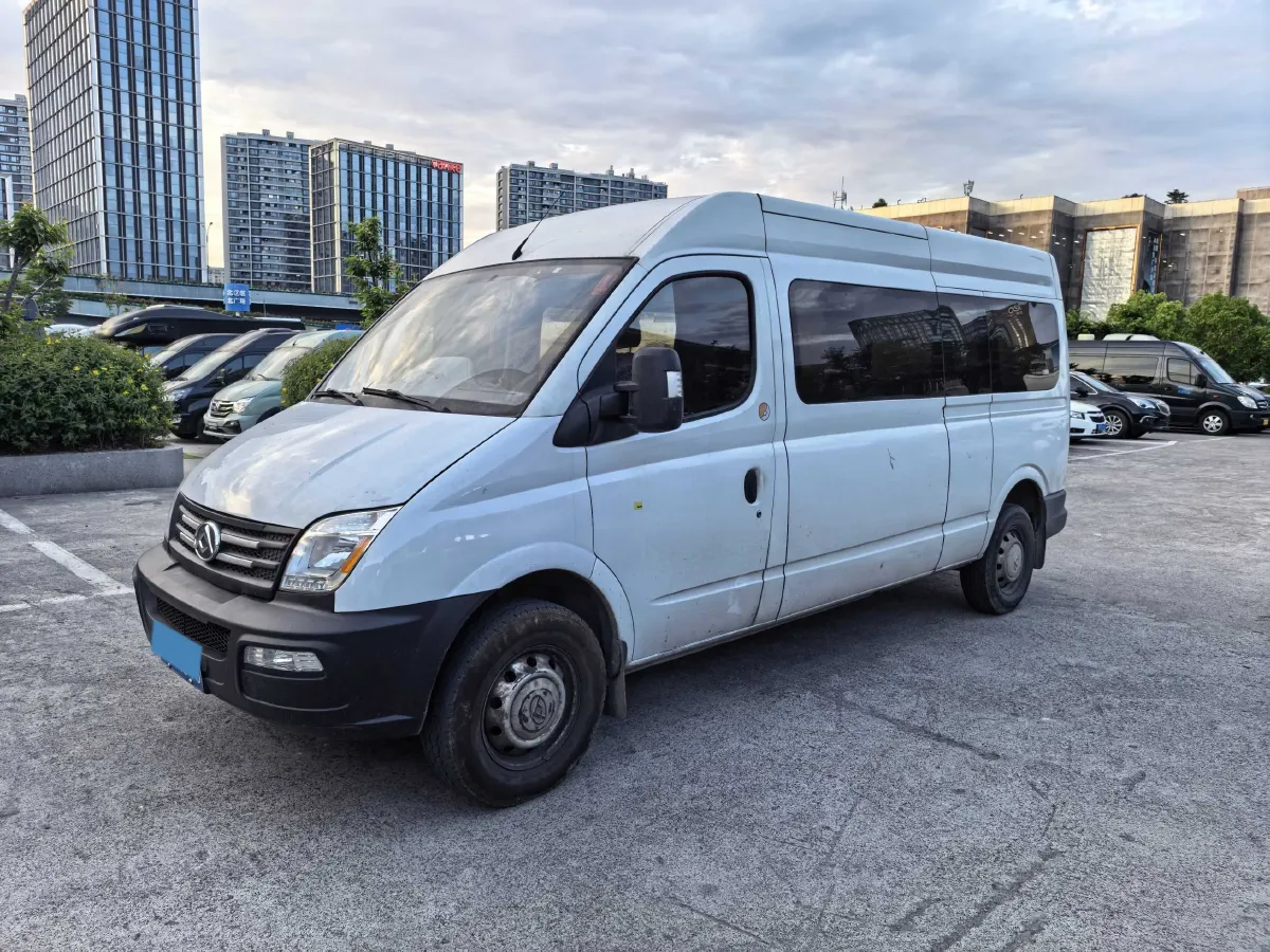 2020 MAXUS XinTu V80 2.5T 136HP L4 6MT,autocango,china used car exporter,china ev exporter,chinese used car exporter,chinese used ev exporter